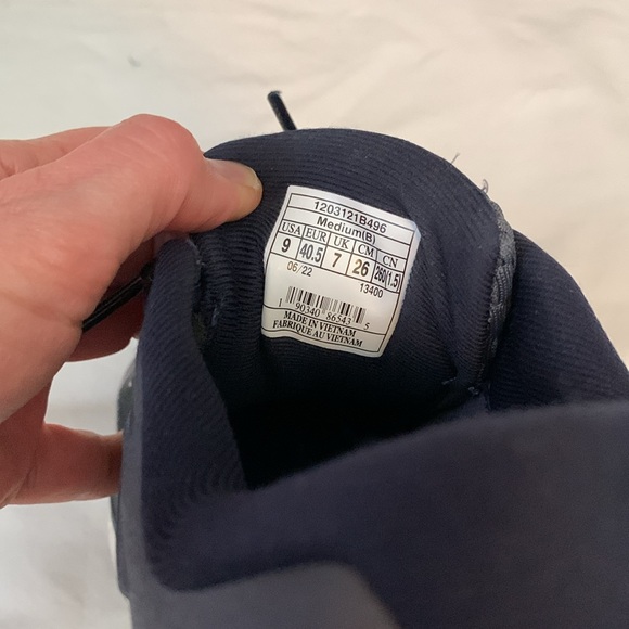 Brooks women’s Dyad 11 running shoes, size 9 - Picture 5 of 7